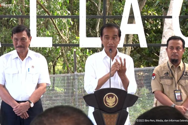 Presiden Joko Widodo saat meresmikan Taman Kehati Sawerigading Wallacea, Luwu Timur, Kamis (30/3/2023).