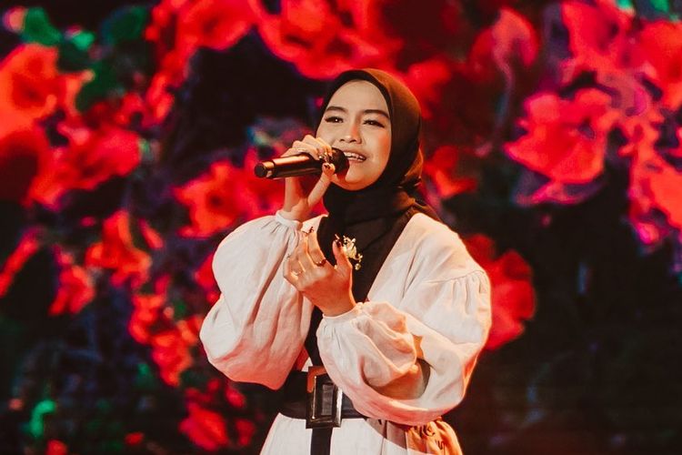 Salma Salsabil di babak grand final Indonesian Idol musim XII, Senin (15/5/2023).