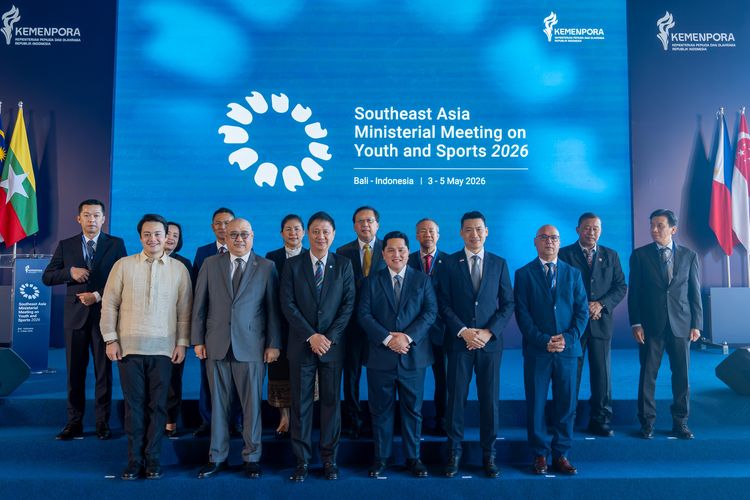 Menteri Pemuda dan Olahraga (Menpora) RI, Erick Thohir bersama para Menteri Olahraga di Asia Tenggara berfoto bersama di event SEA Ministerial Meeting on Youth and Sports 2026 di The Meru Hotel, Bali, Senin (4/5/2026).

