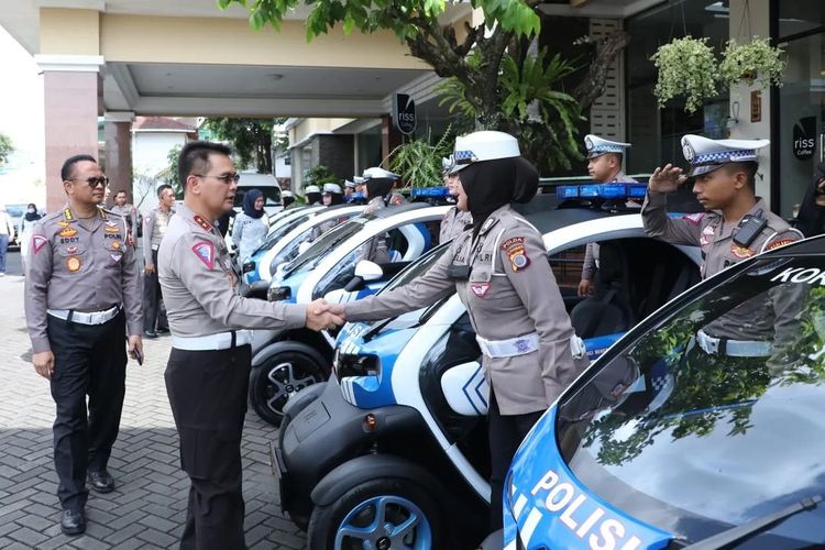 Polisi Gunakan Renault Twizy Untuk Patroli Pernikahan Kaesang-Erina