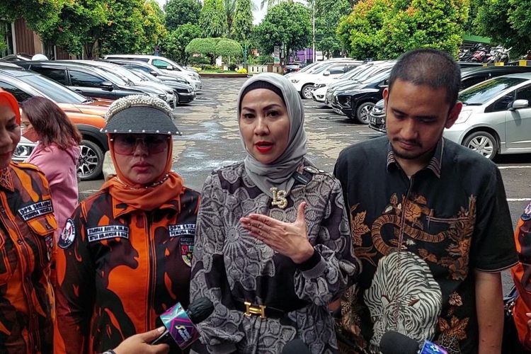 Artis Venna Melinda kembali menjalani sidang mediasi perceraiannya dengan Ferry Irawan di Pengadilan Agama Jakarta Selatan, Kamis (9/3/2023).