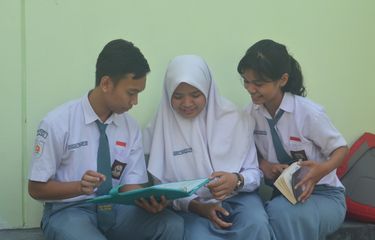 Ilustrasi siswa SMA, seragam SMAs