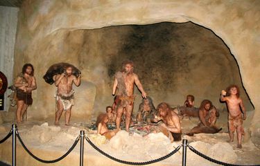 Replika Homo Neanderthal di Neanderthal Museum, Krapina, Kroasia