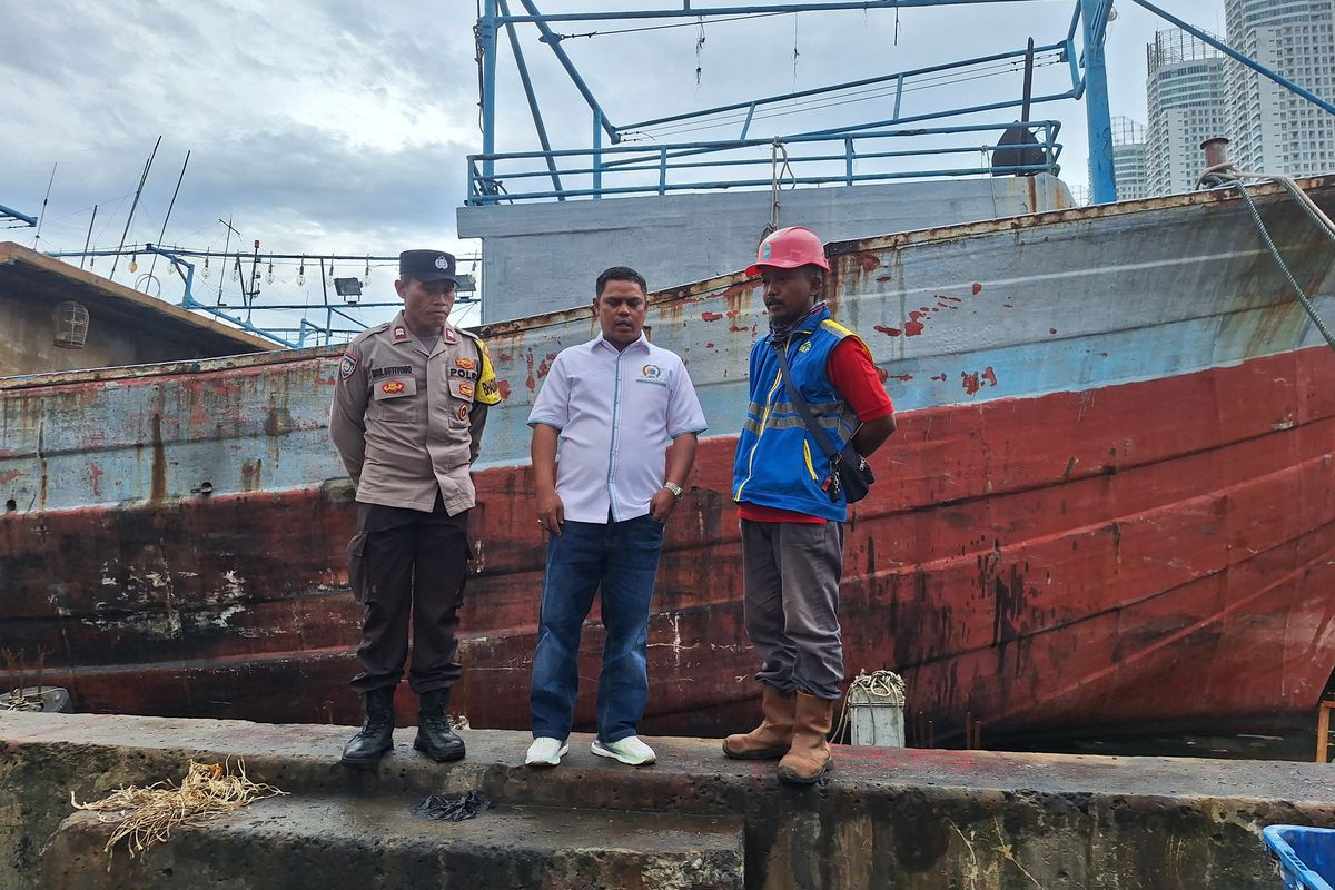 Pembangunan Tanggul Laut di Muara Angke Diminta Rampung Dalam 6 Bulan