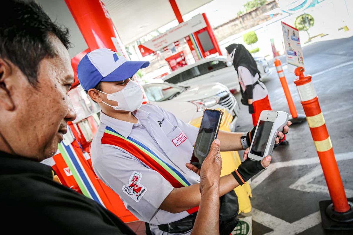 Ilustrasi pajak telat atau pajak mati masih bisa daftar QR code MyPertamina. Pertamina Patra Niaga laporkan 5,5 juta kendaraan daftar QR Code Pertalite.