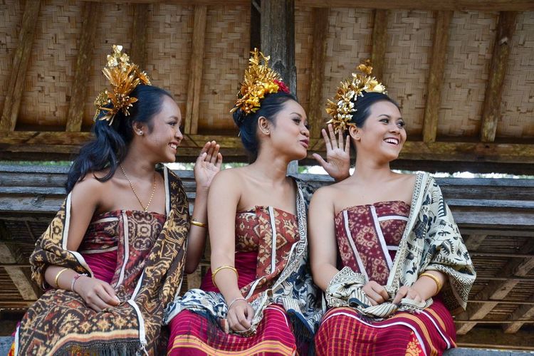 Motif Kain Tenun Gringsing Bali 