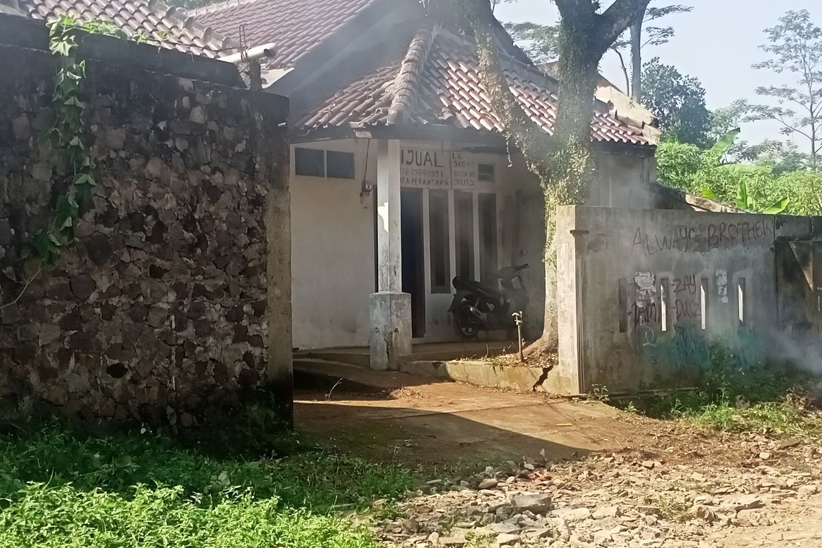 Kapolsek Cileunyi Kompol Suharto membenarkan adanya penemuan mayat yang telah menjadi kerangka di Komplek DPR RT 05 RW 06, Desa Cileunyi Kulon, Kecamatan Cileunyi, Kabupaten Bandung, Jawa Barat pada Senin (4/7/2022).