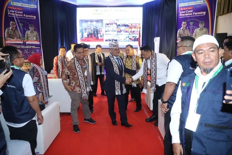 Menteri Pertanian (Mentan) Syahrul Yasin Limpo (SYL) mendorong generasi muda di Provinsi Lampung untuk mengembangkan inovasi usaha tani sebagai bekal masa depan menuju pertanian maju, mandiri, dan modern. 