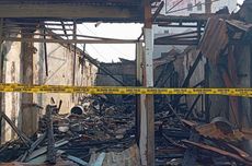 Gembok Rumah Warga Terpaksa Dibobol Damkar Saat Padamkan Kebakaran Pasar Poncol Senen