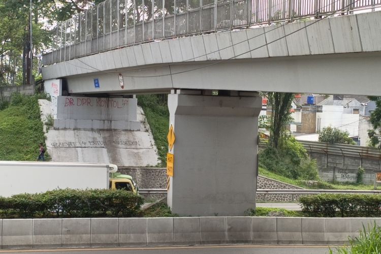 Jembatan Overpass di Tol Purbaleunyi Retak dan Viral, Warga Khawatir Ambruk