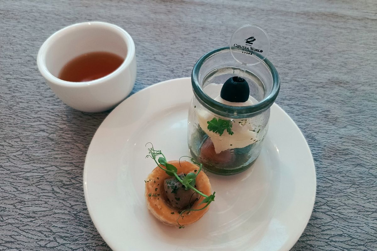 ?Tea Tasting & Mixology?, sebuah perayaan teh yang digelar di Hotel Ciputra World Surabaya. 