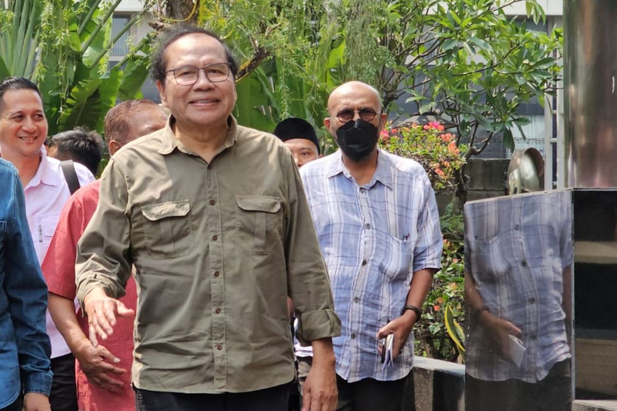 Pendiri Partai Ummat Amien Rais dan mantan Menteri Koordinator bidang Perekonomian Rizal Ramli mendatangi gedung Merah Putih Komisi Pemberantasan Korupsi (KPK), Jakarta Selatan, Senin (21/8/2023).