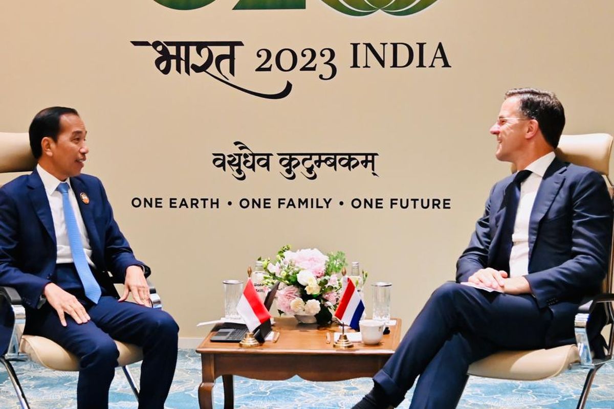 Presiden Joko Widodo (Jokowi) melakukan pertemuan dengan Perdana Menteri (PM) Belanda Mark Rutte di sela-sela pertamuan KTT G20 di New Delhi, India pada Sabtu (9/9/2023).  