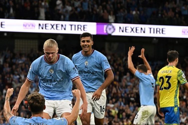 Striker Man City Erling Haaland usai mencetak gol ketiganya ke gawang Nottingham Forest pada lanjutan Liga Inggris 2022-2023. Laga Man City vs Nottingham Forest digelar di Stadion Etihad, Kamis (1/9/2022) dini hari WIB.