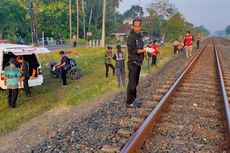 Polisi Temukan IRT Tewas Mengenaskan di Pinggir Rel Kereta, Korban Dikenali dari Sandalnya