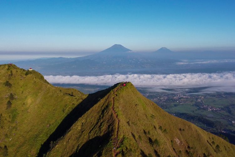 Gunung Andong di Magelang, Jawa Tengah.