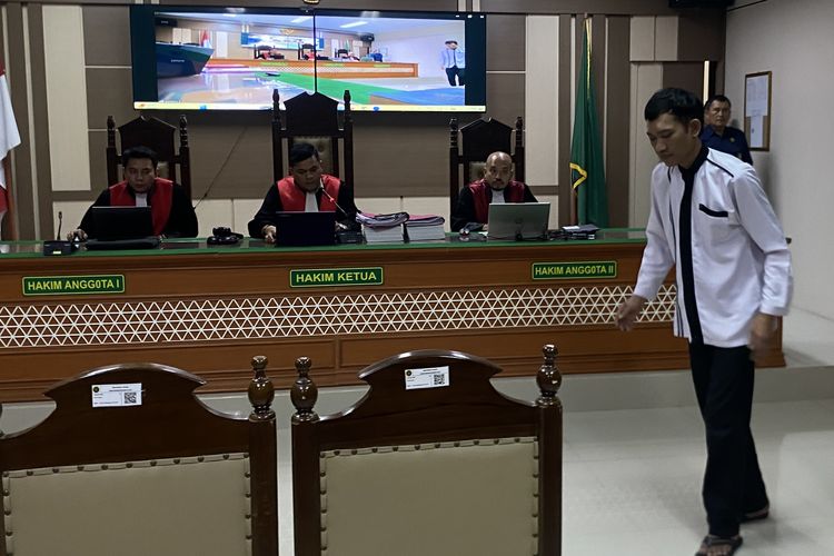 Beda Reaksi Terdakwa Ririn dan Priyo Jelang Pembacaan Tuntutan Kasus Pembunuhan Satu Keluarga Indramayu