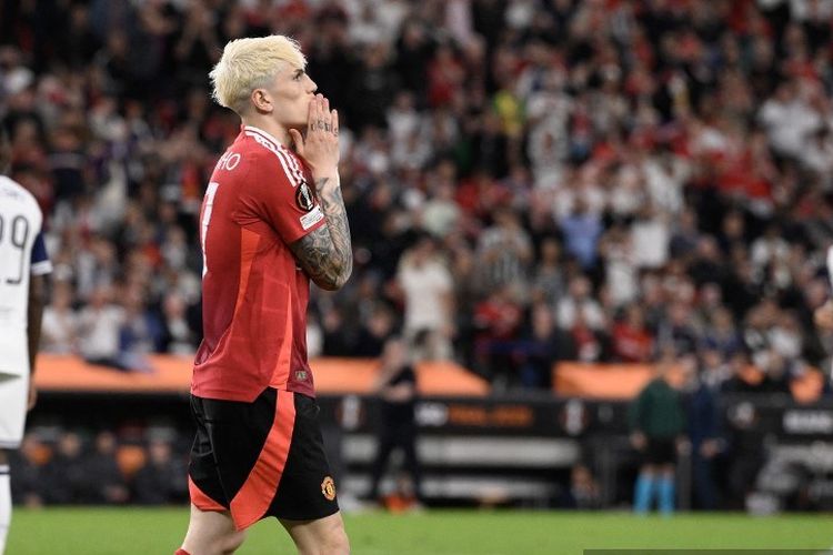 Penyerang Manchester United Alejandro Garnacho bereaksi pada laga final Liga Europa antara Tottenham Hotspur dan Manchester United di stadion San Mames di Bilbao pada 21 Mei 2025.