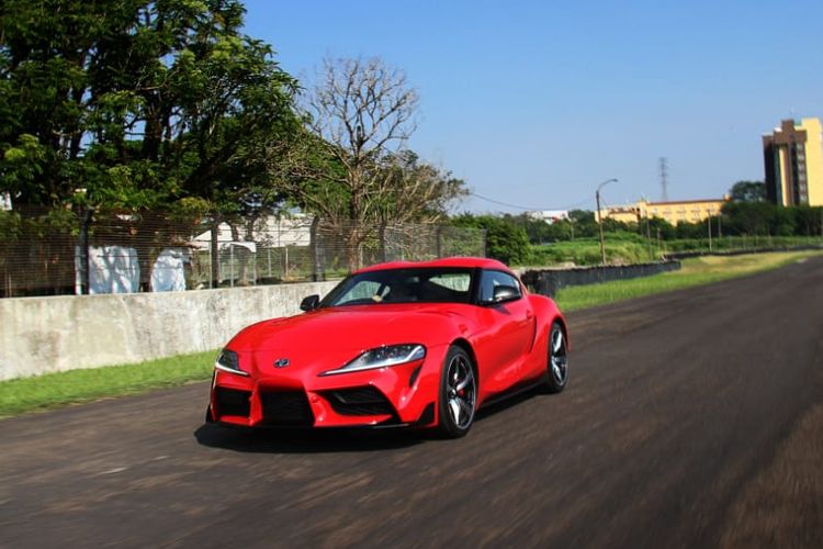 Test Drive Toyota GR Supra di Sirkuit Sentul