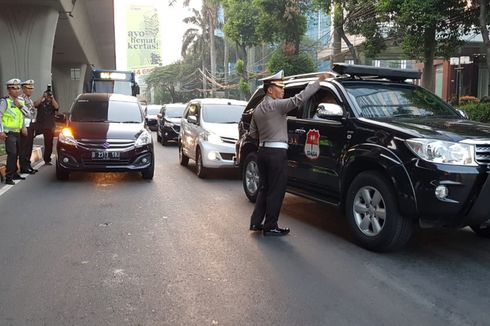 Kendaraan yang Keluar Tol Akan Langsung Terkena Ganjil Genap