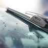 Bekas Air Hujan Jangan Dibiarkan Lama Menempel di Kaca Mobil