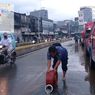 Genangan di Jalan Jatinegara Barat Surut, Arus Lalu Lintas Kembali Normal
