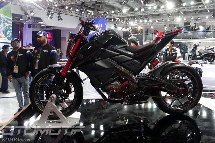Konsep Yamaha Hyper Slaz berbasis M-Slaz (Xabre di Indonesia) diperkenalkan di Delhi Auto Show 2018. 