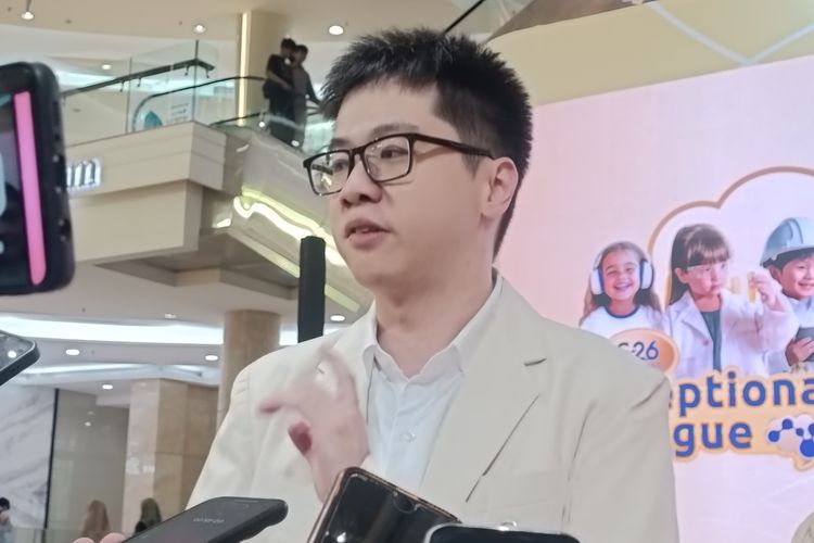 Dokter spesialis anak dr. Ian Suteja, Sp.A dalam konferensi pers peluncuran acara pembelajaran imersif berkonsep ?Futuristic City? oleh Wyeth Nutrition S-26 di Main Atrium Mall Kota Kasablanka, Jakarta, Jumat (30/5/2025).