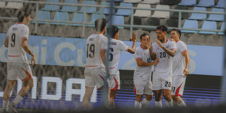 Para pemain Timnas Indonesia merayakan gol Shayne Pattynama dalam pertandingan kedua Grup A ASEAN Championship 2026 atau Piala AFF 2026 Timnas Indonesia vs Timor Leste ini digelar di Stadion Chonburi, Thailand, Jumat (31/7/2026) sore WIB.