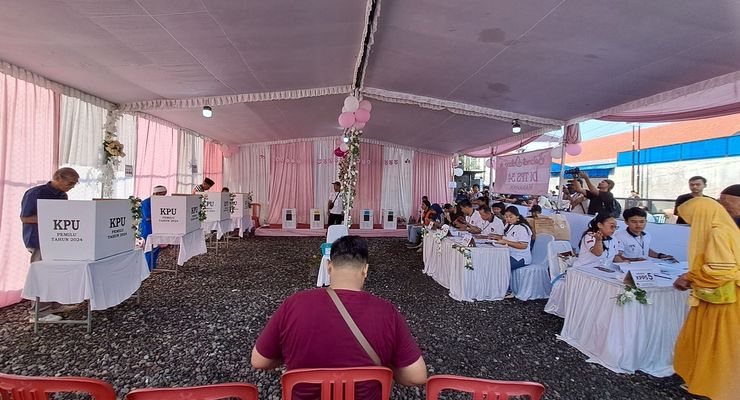 Suasana Valentine di TPS Gibran Rakabuming Raka..