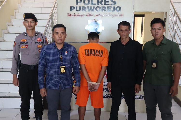 MMA, pelaku yang hendak memerkosa dan menghajar seorang perempuan ditangkap oleh Satreskrim Polres Purworejo pada Jumat (28/07/2023) di rumahnya di Kecamatan Bayan Kabupaten Purworejo.