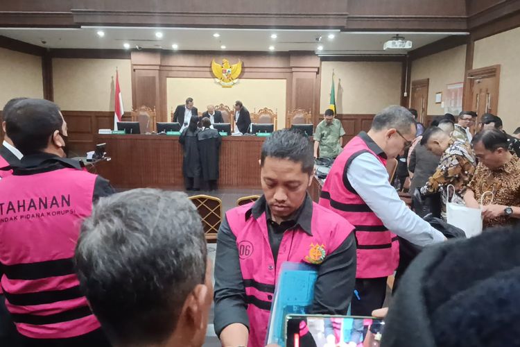  VP Feedstock Management PT Kilang Pertamina Internasional, Agus Purwono dalam sidang dakwaan kasus korupsi PT Pertamina di Pengadilan Tipikor pada Pengadilan Negeri Jakarta Pusat, Senin (13/10/2025)