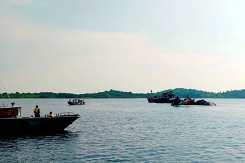 6 Kapal Ikan Asing Dimusnahkan di Pulau Abang Kecil