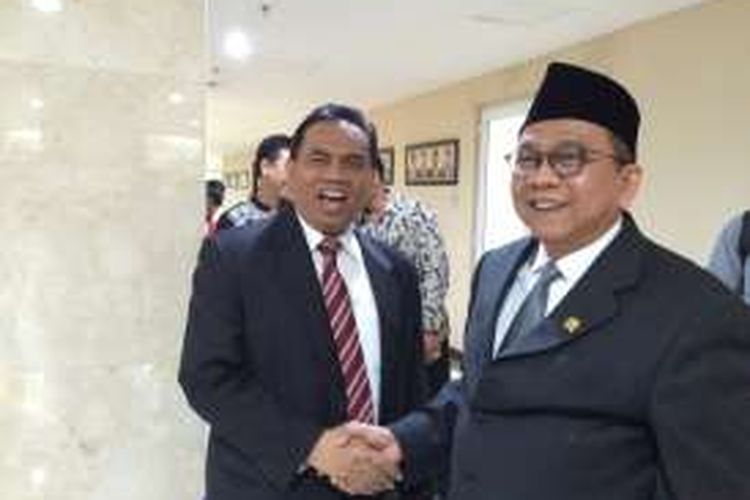 Sekda DKI Jakarta, Saefullah dan Ketua DPD Gerindra DKI Jakarta, M Taufik di Gedung DPRD DKI Jakarta, Jumat (12/8/2016).
