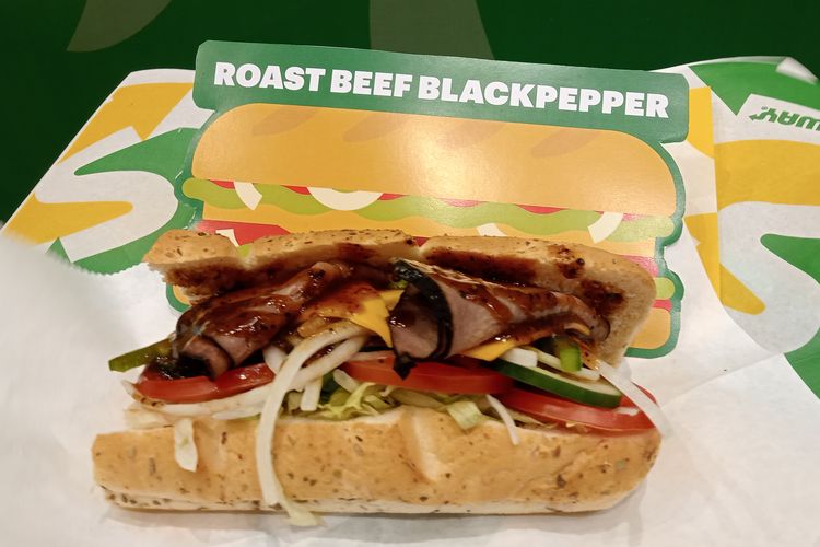 Roast Beef Black Pepper, menu favorit Subway ini berisi daging sapi panggang dan saus lada hitam ala Hong Kong.