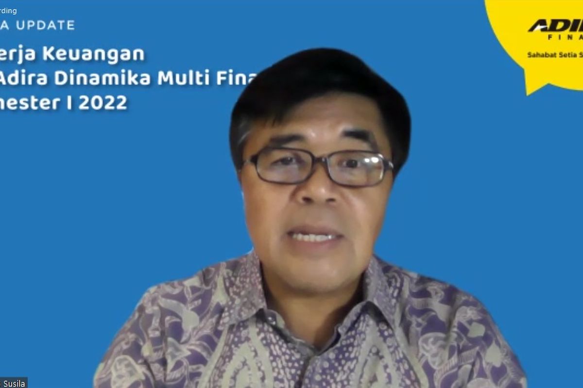 Presiden Direktur Adira Finance I Dewa Made Susila dalan paparan kinerja keuangan Adira Finance, Jumat (29/7/2022)