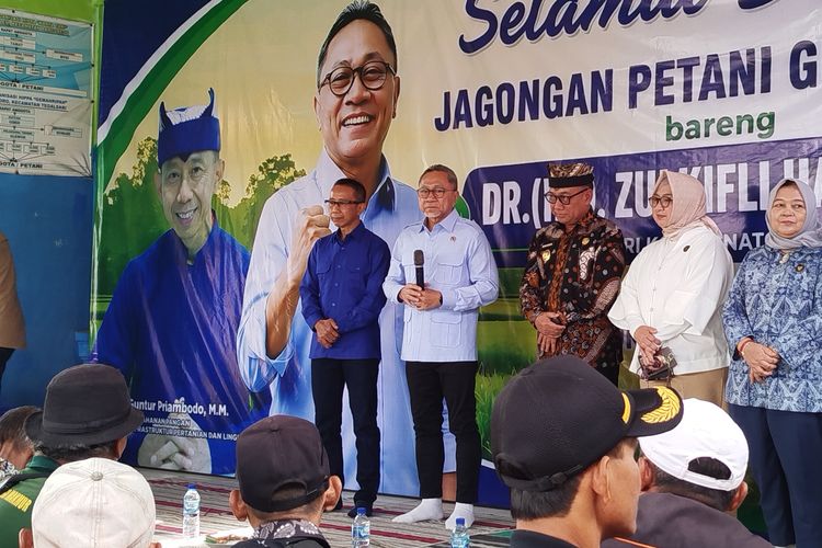 Bahas Irigasi dengan Petani Banyuwangi, Zulhas Tiba-tiba Bicara Pileg 2029