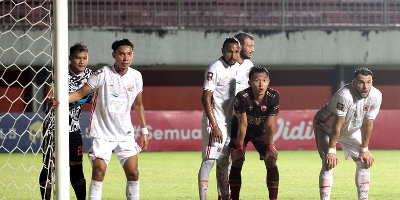 Babak semifinal Piala Menpora 2021 PSM Makassar melawan Persija Jakarta yang berakhir dengan skor 0-0 di Stadion Maguwoharjo Sleman, Kamis (15/04/2021) malam.