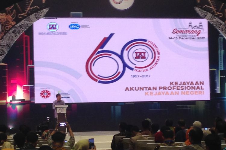 Wakil Presiden Jusuf Kalla saat memberi paparan di peringatan akuntan Indonesia di Semarang, Kamis (14/12/2017).