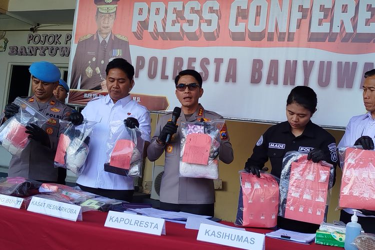 Ironi Peredaran Narkoba di Banyuwangi, Bandar Ditangkap, Pembeli Tetap Berdatangan