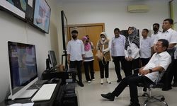 Menteri Trenggono Serahkan 