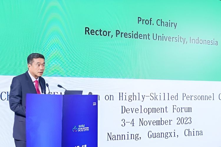 Rektor President University Prof. Chairy dalam ajang China-ASEAN Human Resources Cooperation and Development Forum, China, 3-4 November 2023.