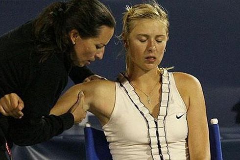  Cedera Bahu Paksa Sharapova Mundur dari St Petersburg