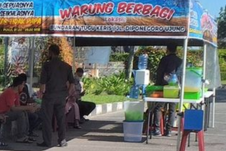 Warung Berbagi menyajikan sarapan pagi gratis bagi warga di Pekanbaru, Riau.