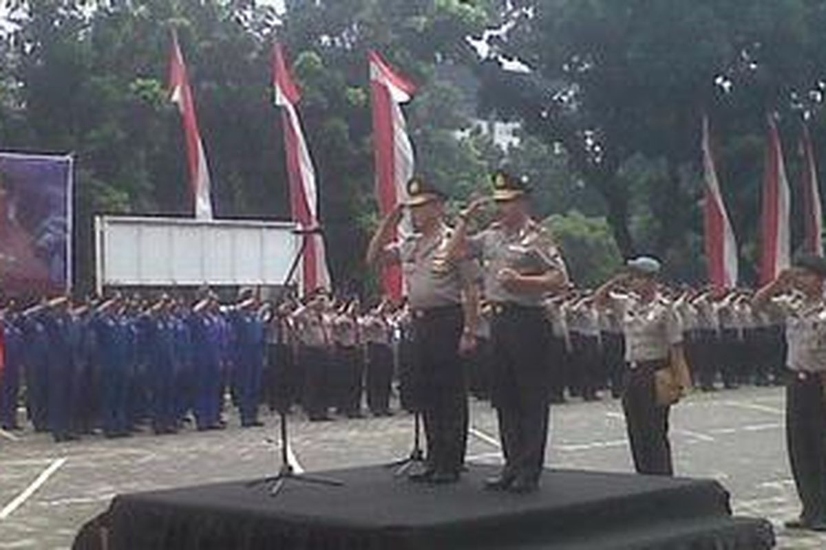 Baharkam Polri melaksanakan upacara Farewell and welcome parade untuk pergantian Kabaharkam. Calon Kapolri, Komjen Timur Pradopo resmi menjabat sebagai Kabaharkam Polri. 