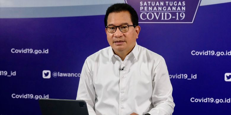 Juru Bicara Satuan Tugas (Satgas) Penanganan Covid-19 Wiku Adisasmito saat menjawab pertanyaan media dalam agenda keterangan pers virtual yang disiarkan kanal YouTube Sekretariat Presiden, Selasa (22/12/2021).
