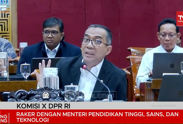 Mendikti Sebut Tak Ada Rekrutmen Dosen PPPK Lagi ke Depan