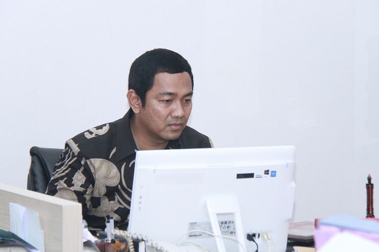 Wali Kota Semarang Hendrar Prihadi saat memberikan keterangan mengenai gerakan antisipasi virus Ransomeware WannaCry untuk sejumlah rumah sakit di Semarang.