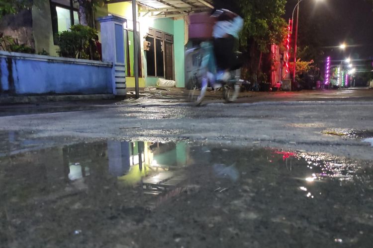 Hujan Pertama di Demak Berlangsung 15 Menit, Aroma Tanah Basah Menyeruak 