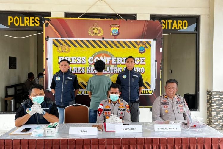 Polres Kepulauan Sitaro Ringkus Pengedar Narkoba di Dermaga Pehe, Temukan 43 Paket Sabu